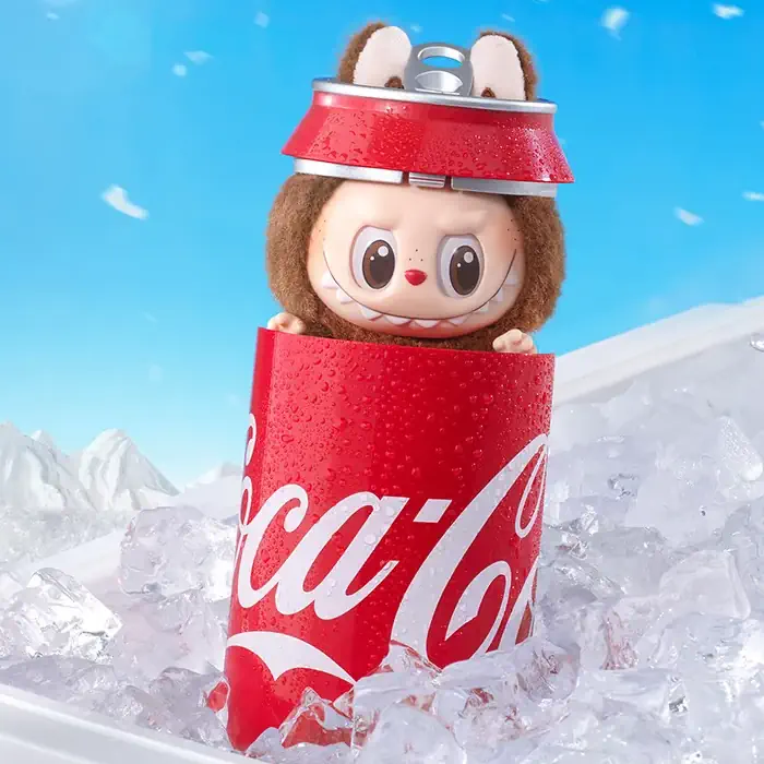 LABUBU THE MONSTERS POP MART - COCA COLA Vinyl face Plush, Blind Box (boite mystère)